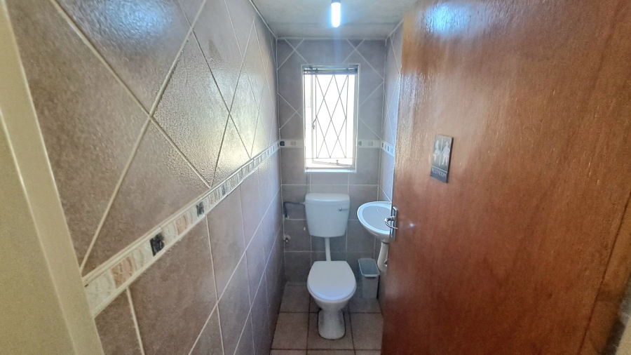 9 Bedroom Property for Sale in Universitas Free State